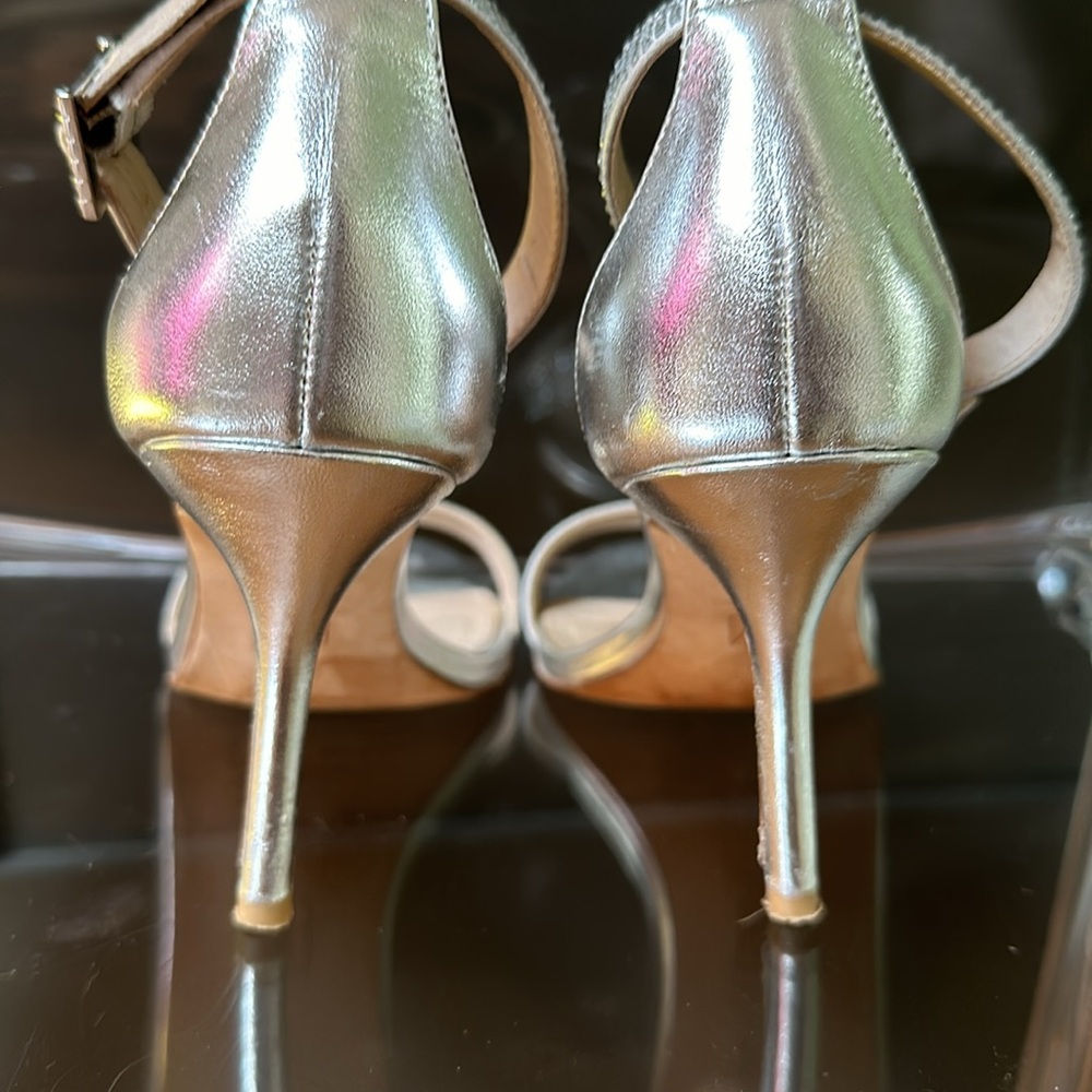 Women’s Silver High Heel sandal. Size 6.5
Perfect Party Shoes! - Picture 3 of 5